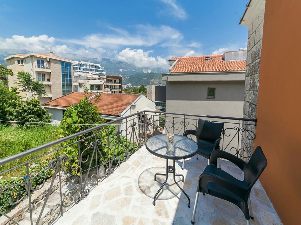 Guest House Ambient Budva Extérieur photo